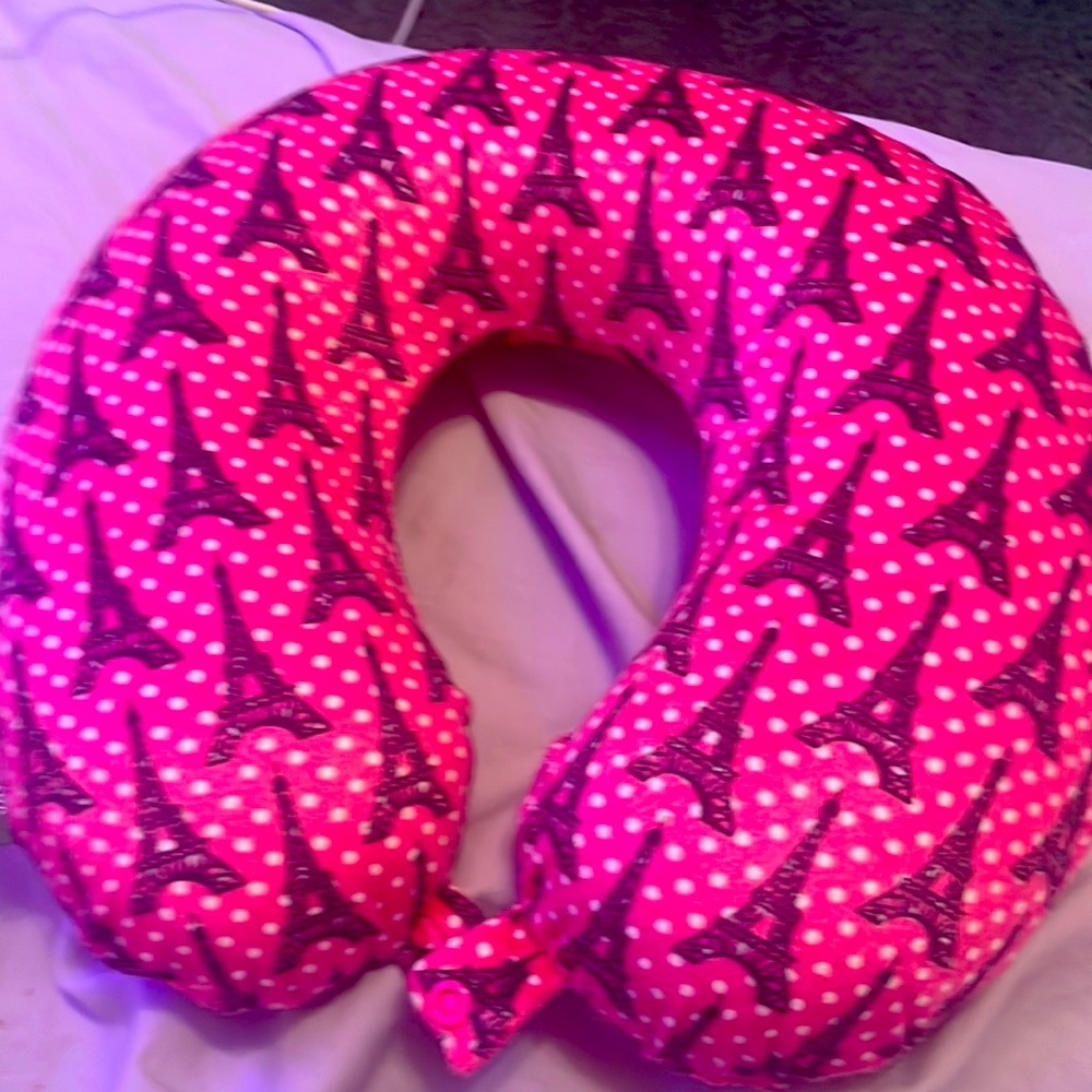 Neck pillow for airplane rides